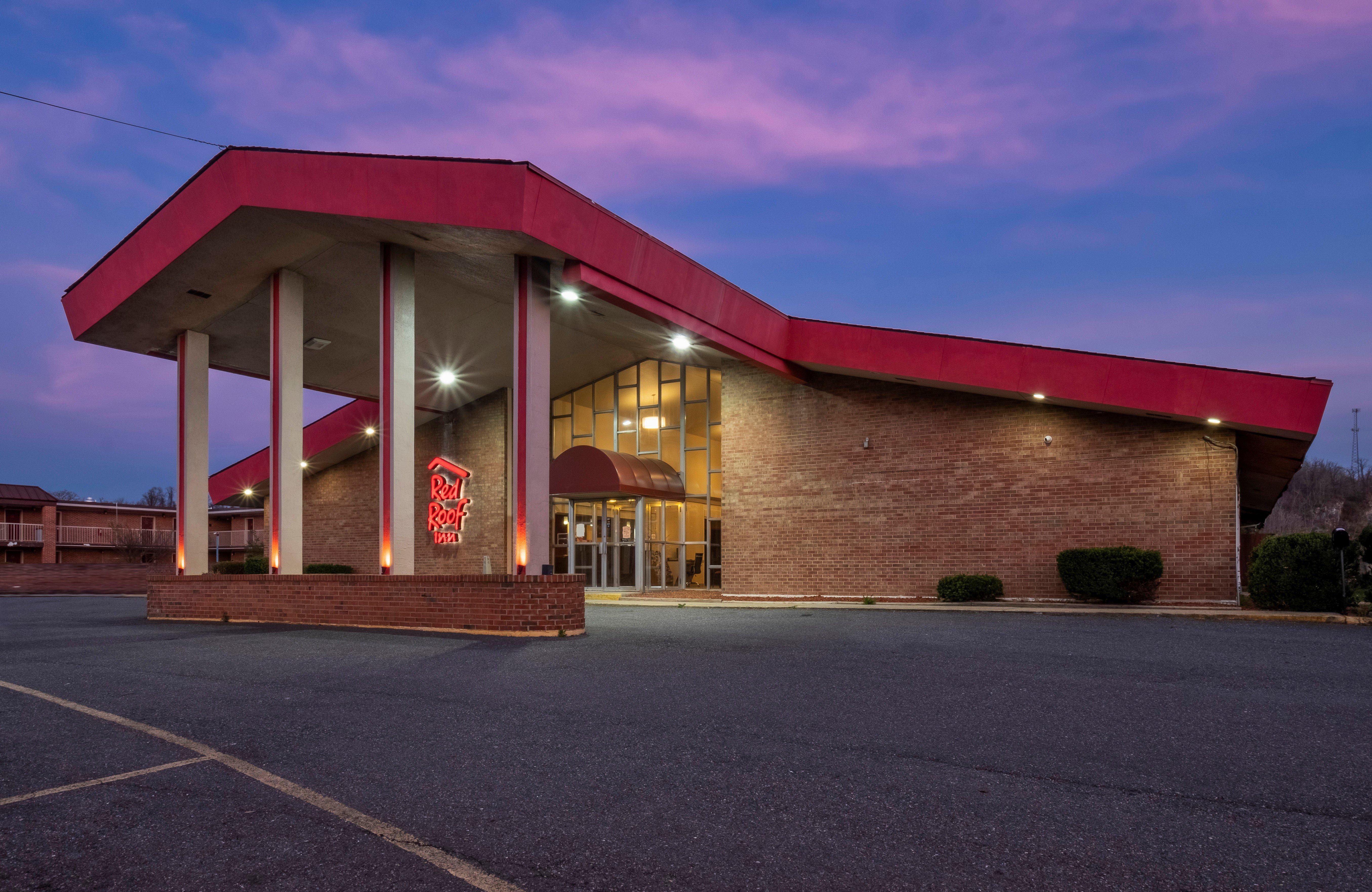 Red Roof Inn Marion, Va Exterior photo