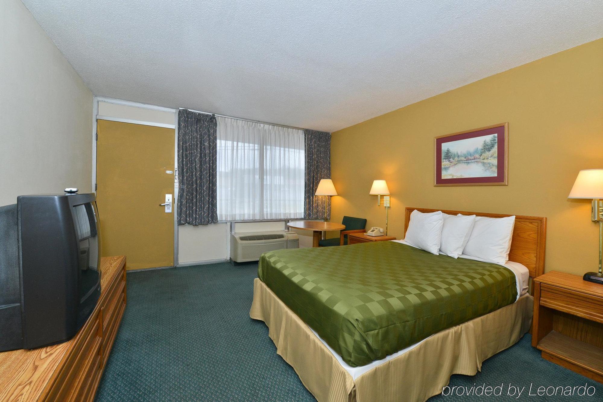 Red Roof Inn Marion, Va Exterior photo