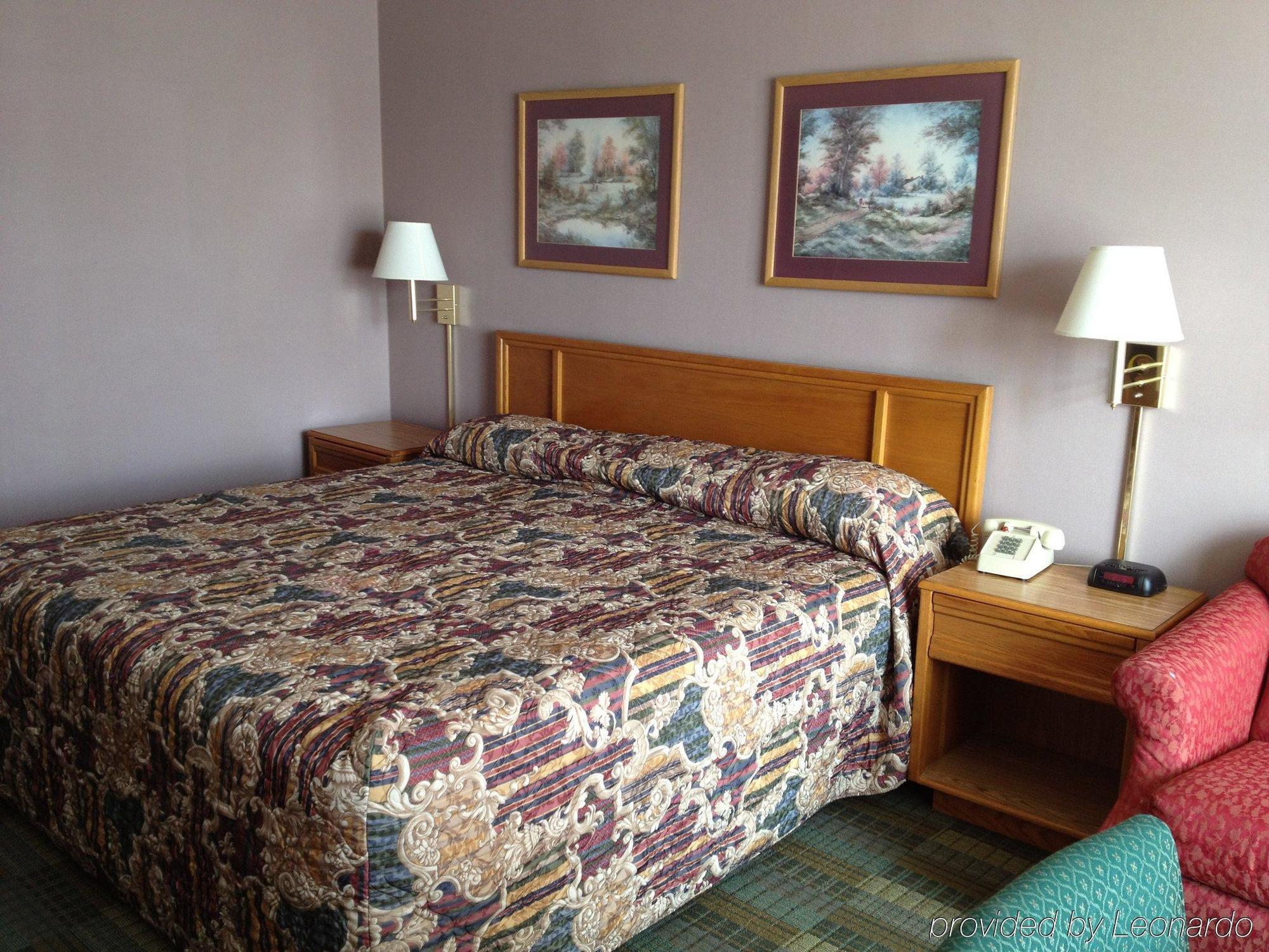 Red Roof Inn Marion, Va Room photo