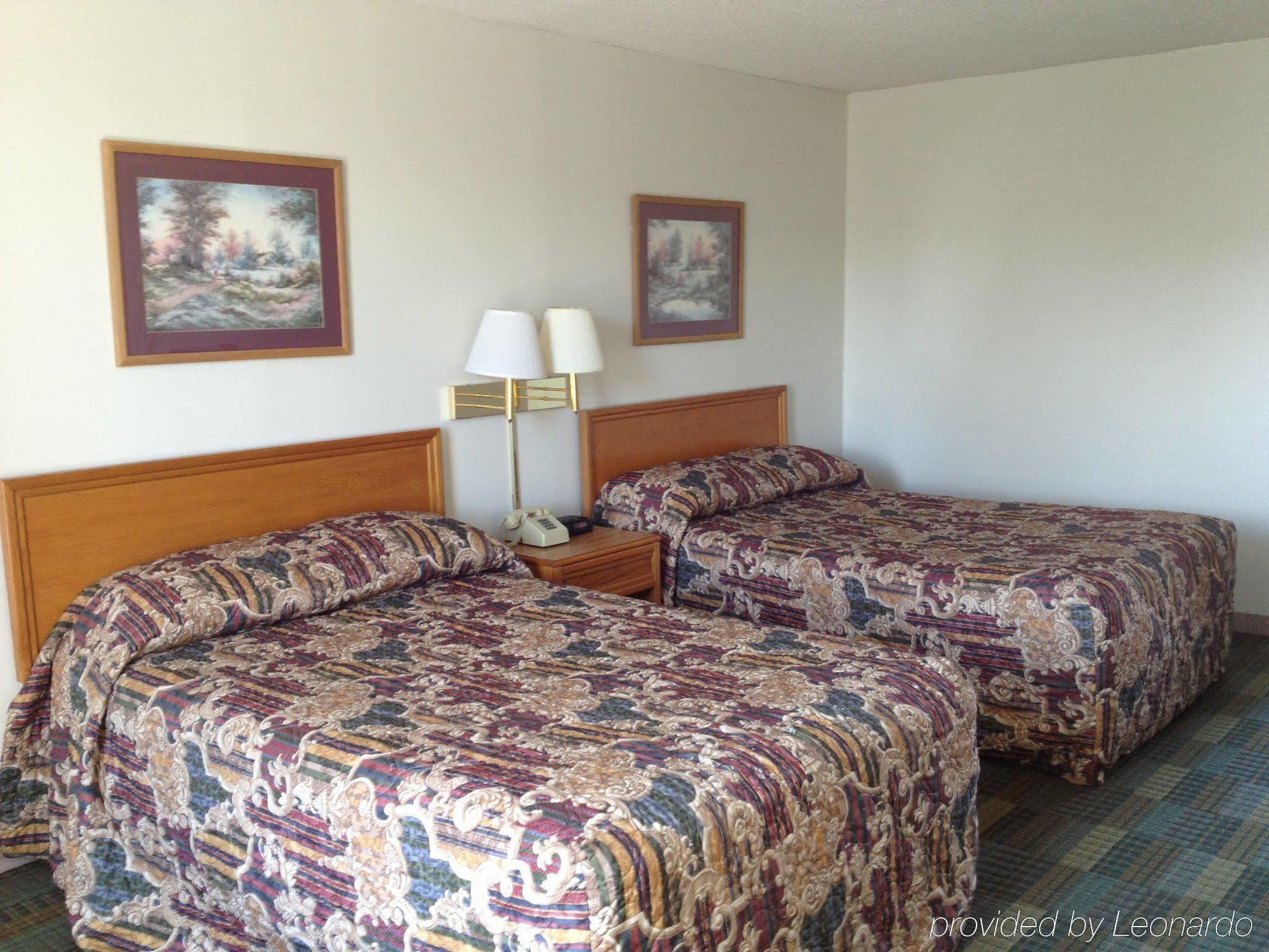 Red Roof Inn Marion, Va Room photo
